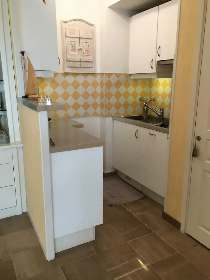 Joli studio cosy avec patio à VIllefranche sur mer Appartamento